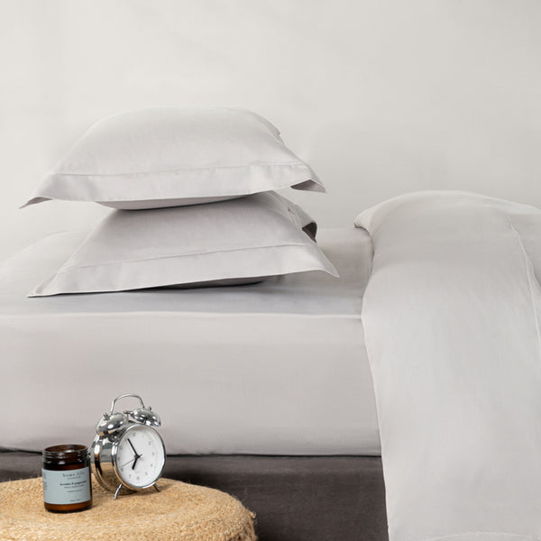 Cotton-Rich-Percale-200-Thread-Count-Oxford-Pillowcase-Light-Grey02_600x600_crop_center.jpg