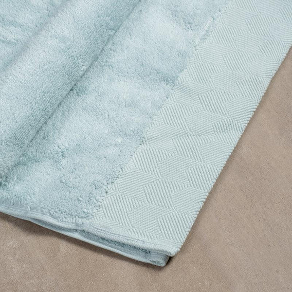 Royale-Luxe-Collection-Zero-Twist-Bath-Sheet-4_600x600_crop_center.jpg