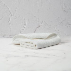 cotton-bay-hand-towel-towels-2_600x600_crop_center.jpg