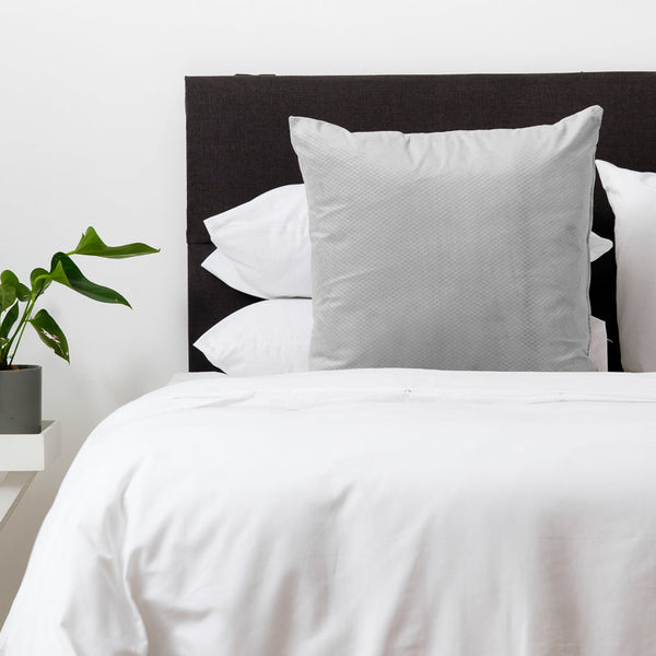 home_life-luxe-collection-honeycomb-velvet-scatter-light-grey-scatter-2_600x600_crop_center.jpg