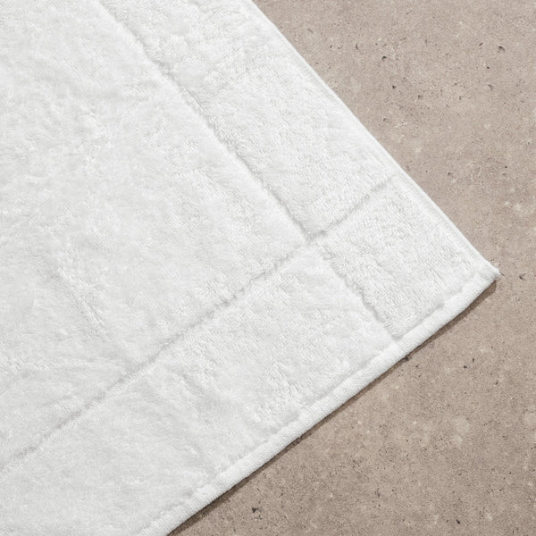 hotel-luxe-660gsm-bath-mat-bath-mat-2_600x600_crop_center.jpg