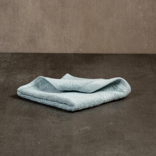 luxury-egyptian-cotton-guest-towel-towels-5_600x600_crop_center.jpg