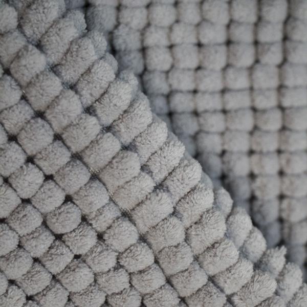 microfibre-bath-mat-light-grey-bath-mat-3_600x600_crop_center.jpg