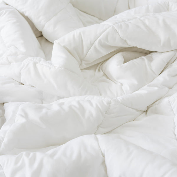 premium-goose-down-soft-feather-duvet-inner-inner-3_600x600_crop_center.jpg