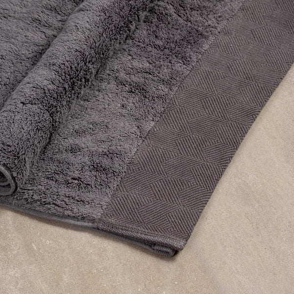 royale-luxe-collection-zero-twist-bath-sheet-towels-3_600x600_crop_center.jpg