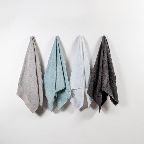 royale-luxe-collection-zero-twist-hand-towel-towels-2_600x600_crop_center.jpg