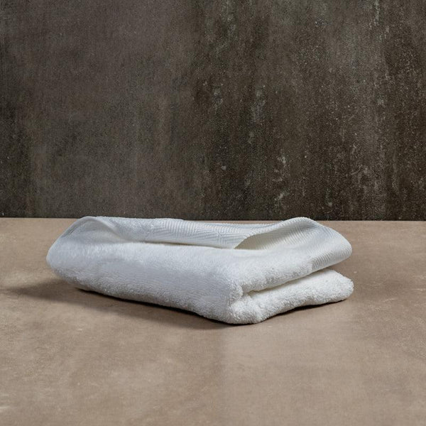 royale-luxe-collection-zero-twist-hand-towel-towels-5_600x600_crop_center.jpg