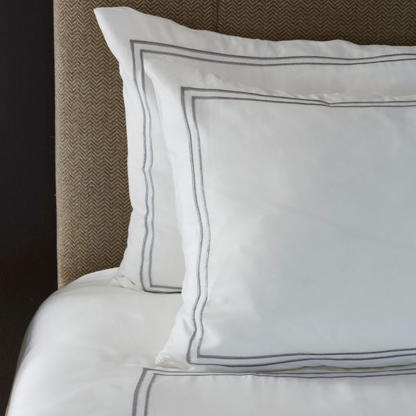 whisper-soft-400-thread-count-sateen-egyptian-cotton-two-line-grey-satin-stitch-duvet-cover-set-white-duvet-cover-set_600x600_crop_center.png